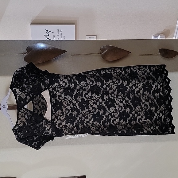 ALMOST FAMOUS Lace Overlaying Beige Spaghetti Strap Dress Blk L Juniors NWT - Picture 4 of 16